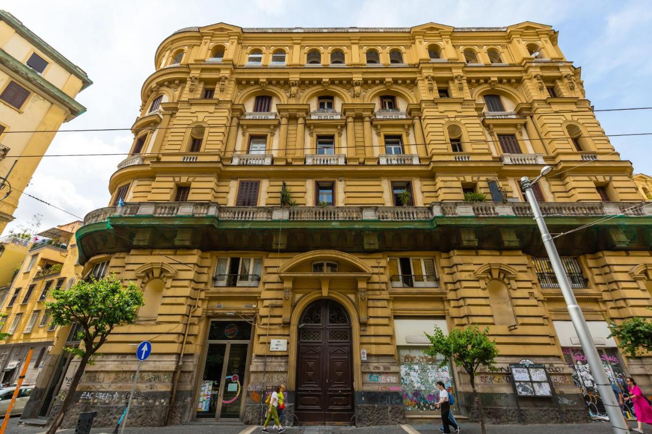 Rettifilo Family Apartment By Wonderful Italy Naples Exterior photo