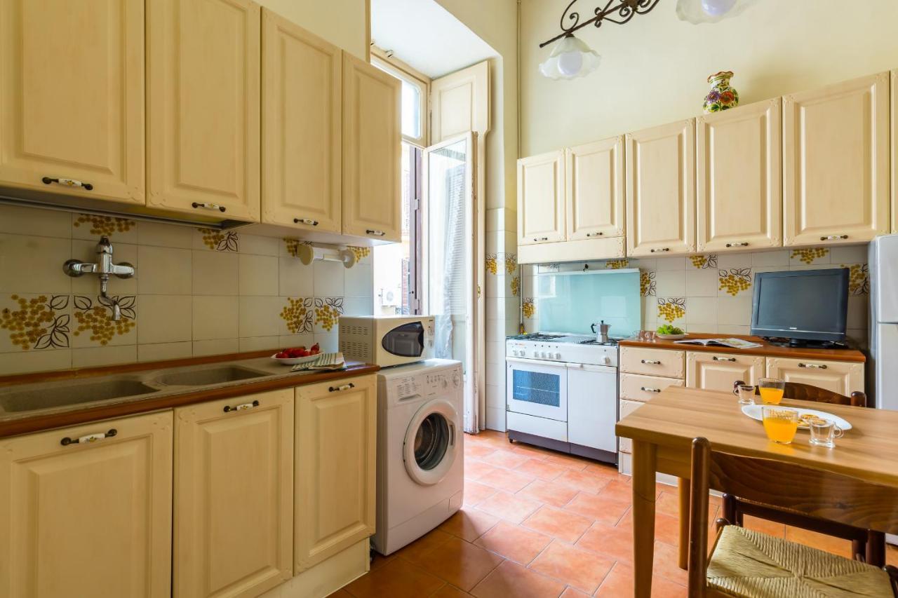 Rettifilo Family Apartment By Wonderful Italy Naples Exterior photo